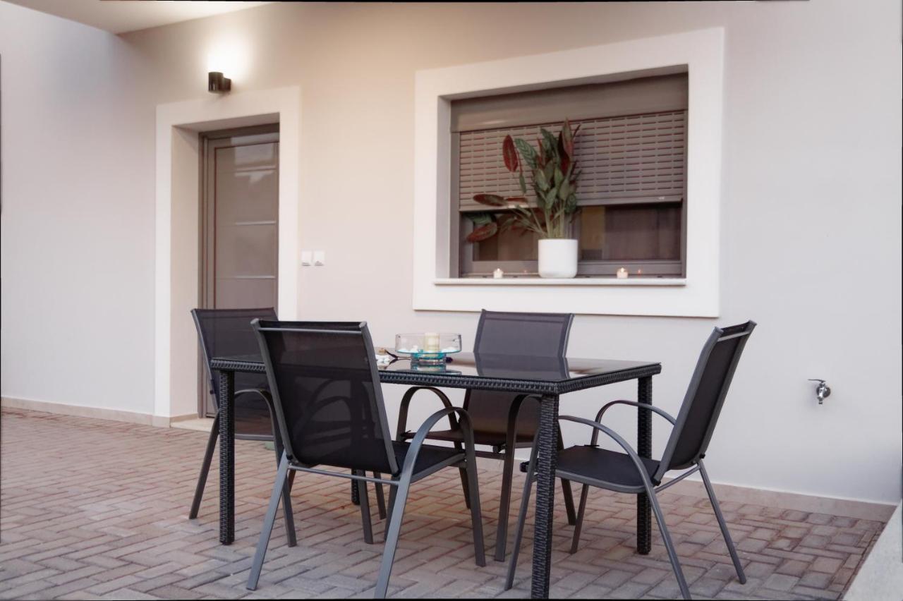 Niriides Apartments Portokhéli Eksteriør bilde