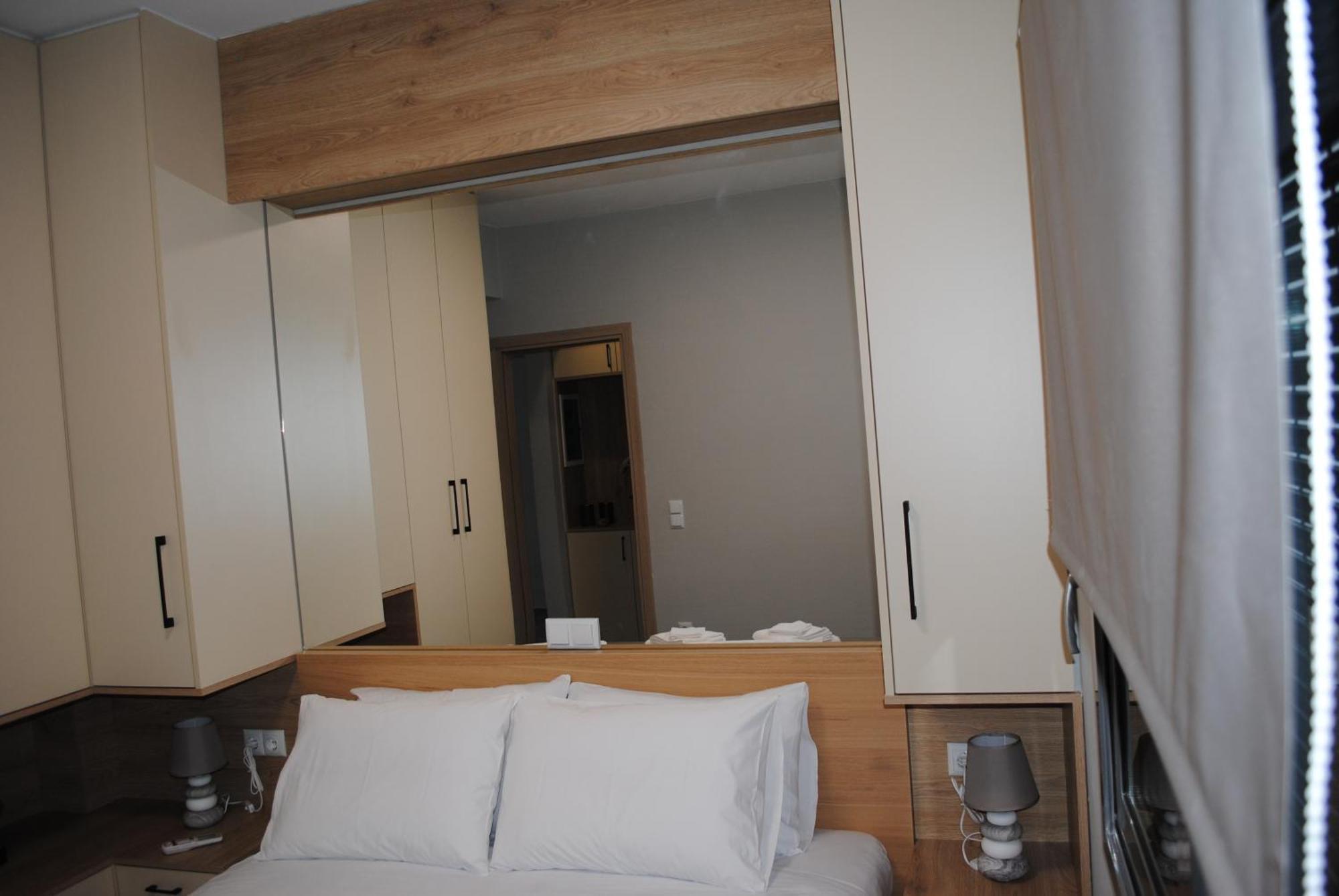 Niriides Apartments Portokhéli Eksteriør bilde